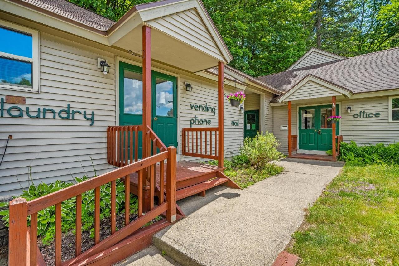 Warrensburg Cozy Condo By Tripp Lake מראה חיצוני תמונה